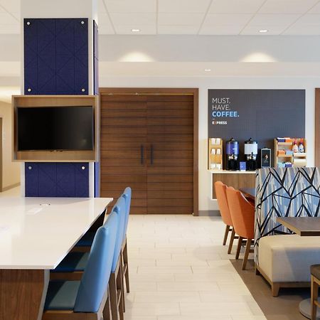 Holiday Inn Express & Suites Chicago - Matteson By Ihg Экстерьер фото